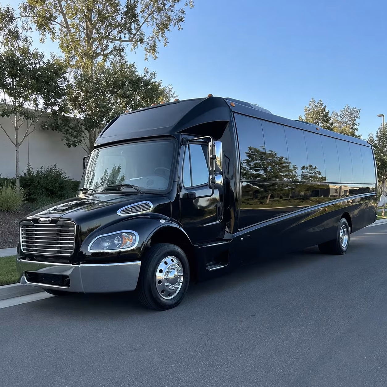 glendale 25 passenger minibus rental