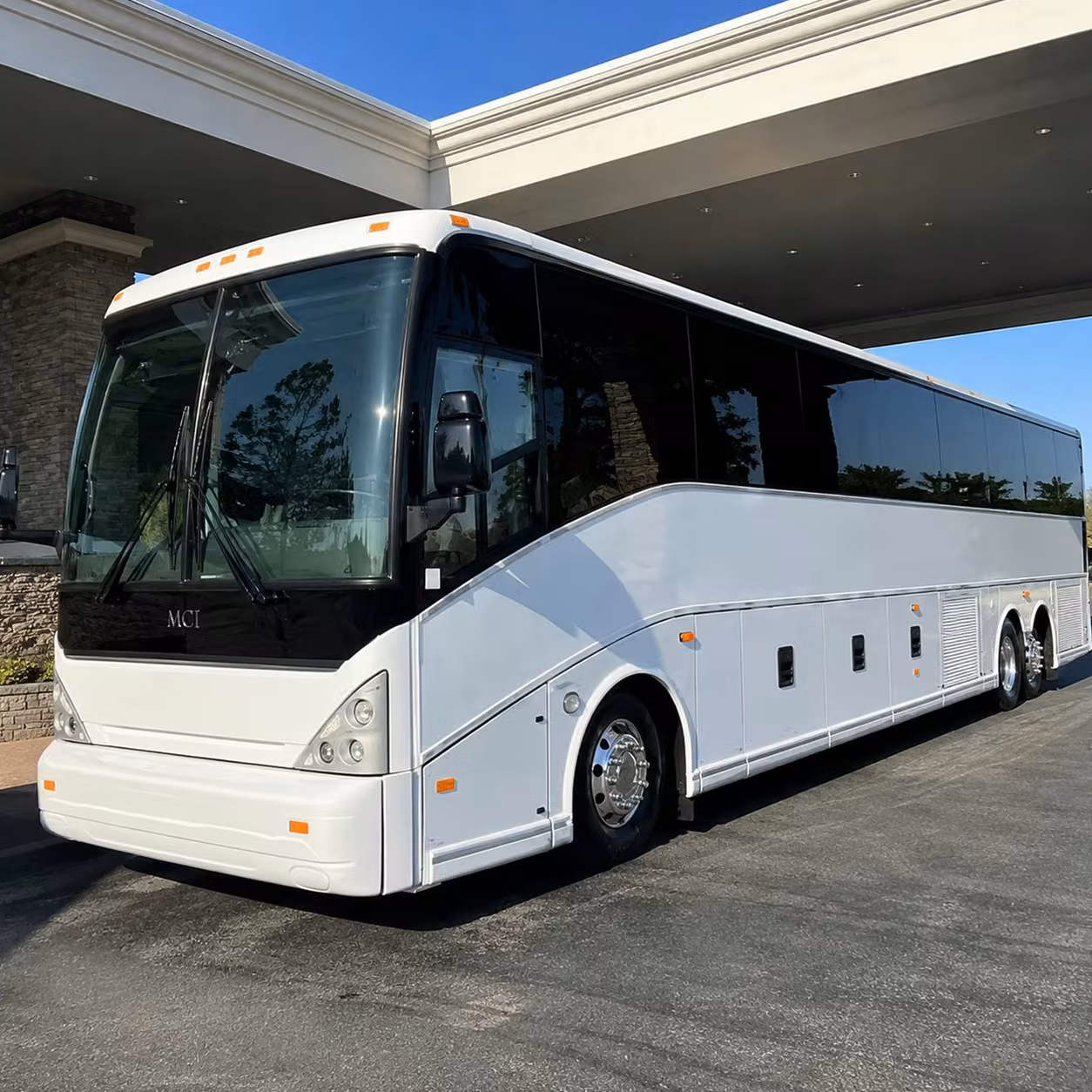 group airport transfers for glendale corporate teams and convention travelers