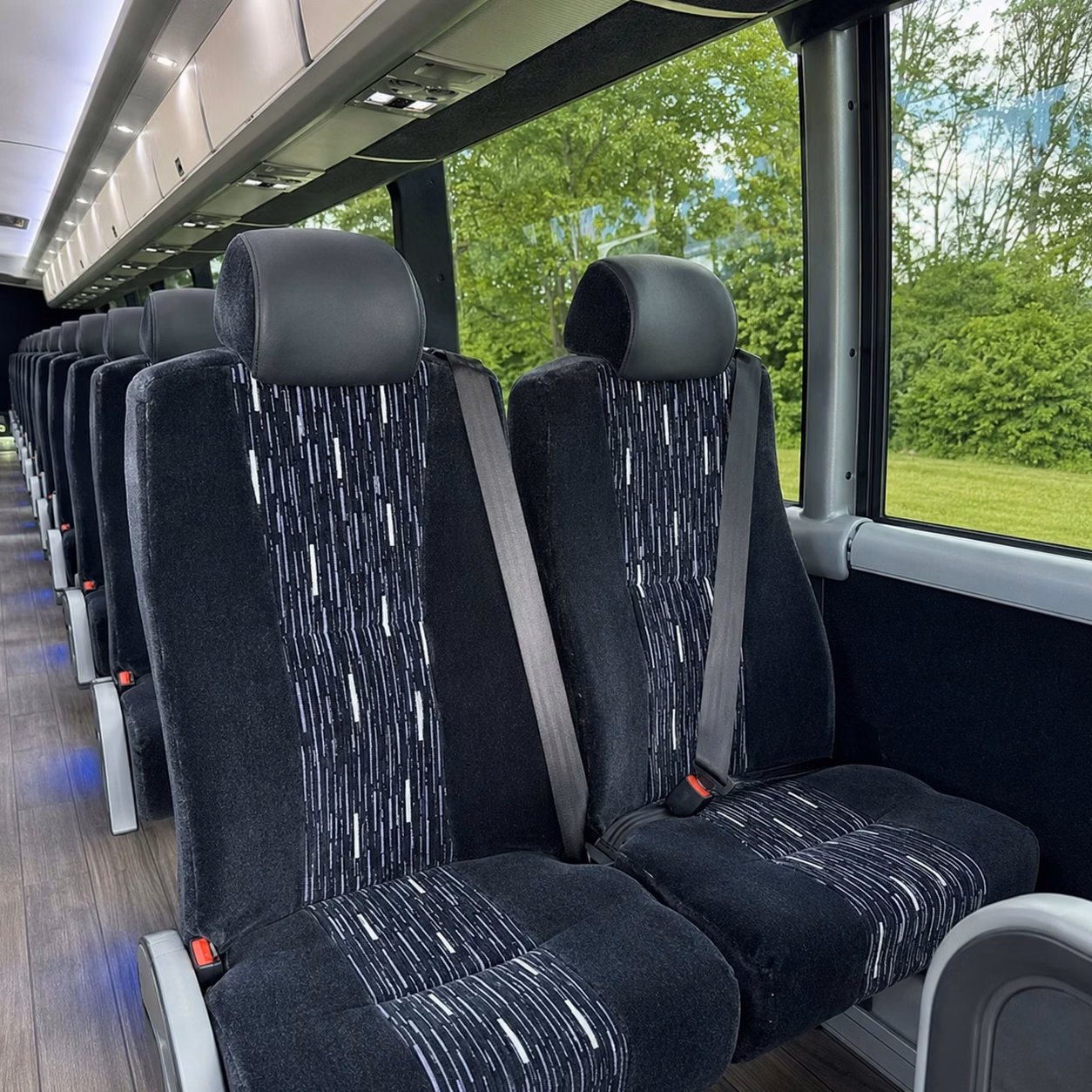 how where and when you are traveling affects your glendale bus rental rate